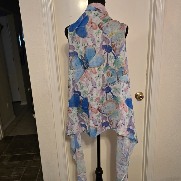Riah fashion  floral print sleeveless kimono cardigan - Picture 2 of 3